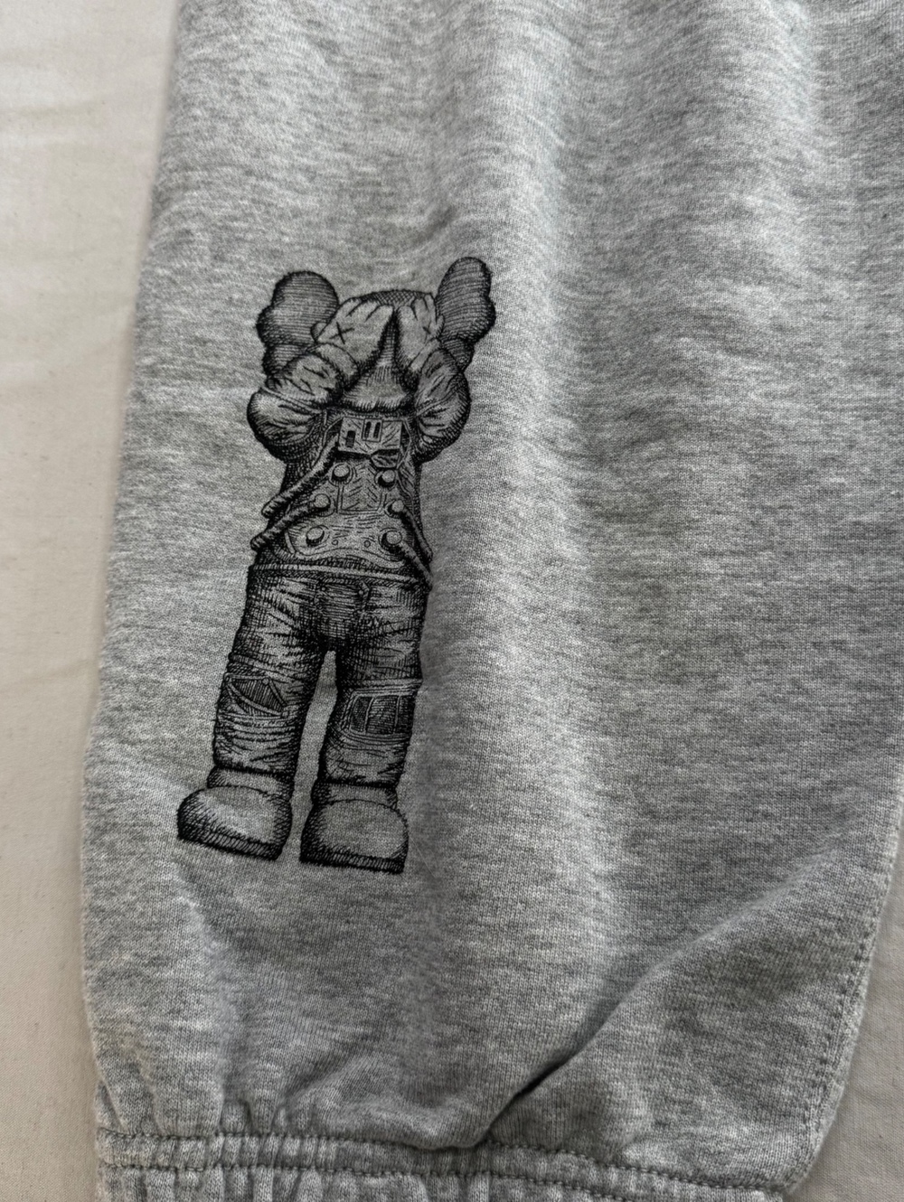 Uniqlo KAWS + Warhol Sweatpants Men’s M Gray Joggers Y2K Streetwear